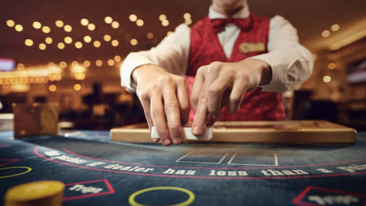 How do Online Casinos Attract and Retain Casino Members?