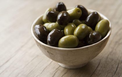 wellhealthorganic.com:11-health-benefits-and-side-effects-of-olives-benefits-of-olives