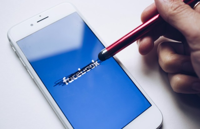 keys to monetize a Facebook profile