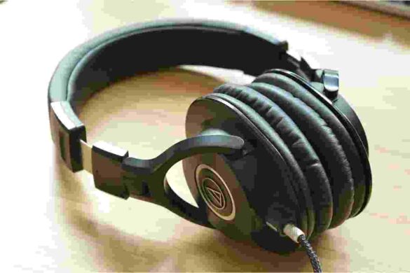 bone-conduction-headphones