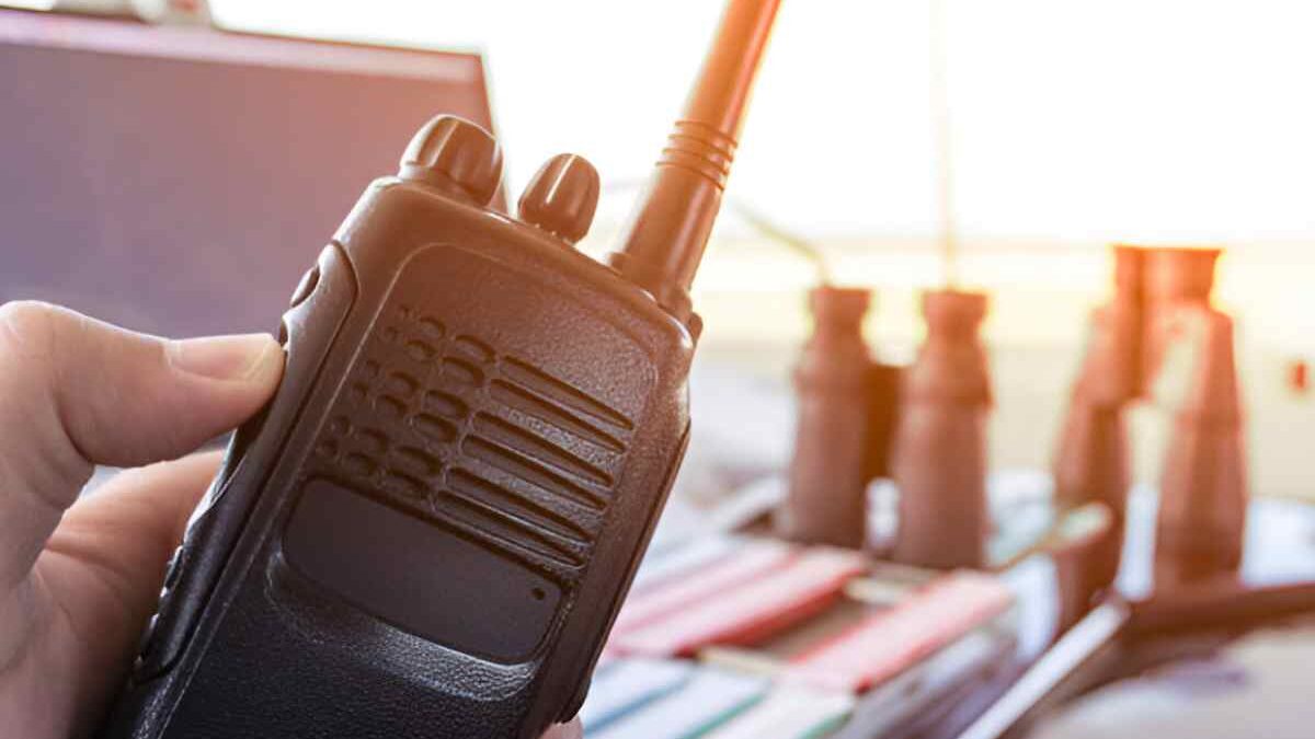 Exploring the Benefits of LTE Push-to-Talk Walkie-Talkies